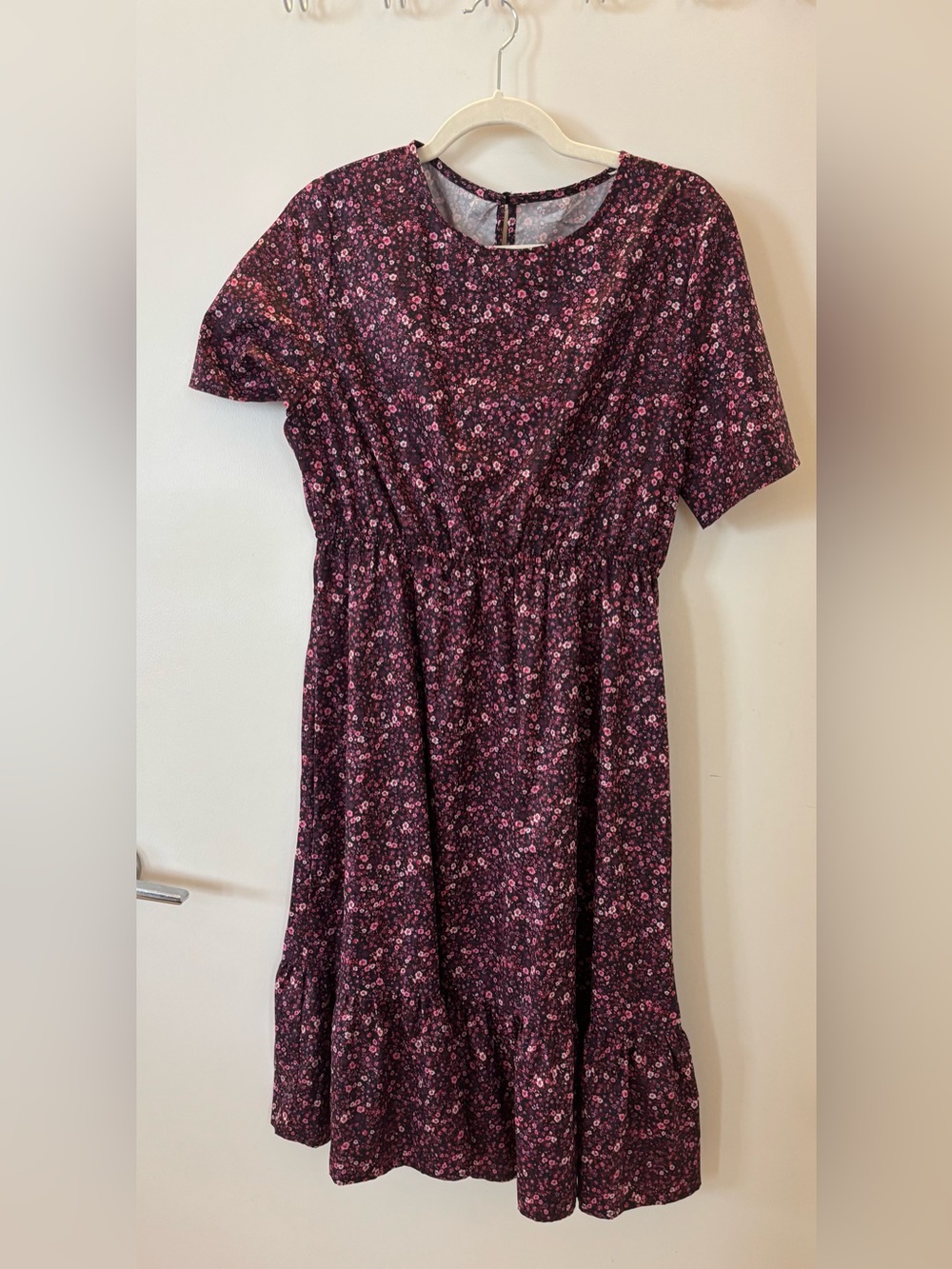 Women's Floral Short Sleeve Midi Dress - Pink on Burgundy